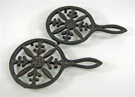 Pair Of Vintage Cast Iron Black Metal Trivets 8 Point Star Etsy