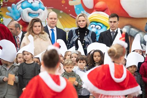 Photo Distribution De Cadeaux De No L Au Palais Princier De Monaco