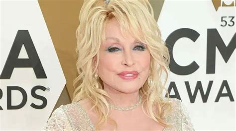 Dolly Parton gets fully vaccinated against coronavirus