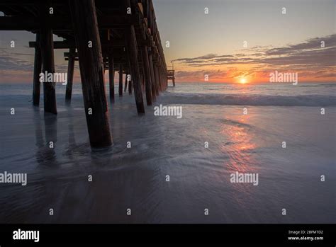 Long exposure photography of sunrise at the Sandbridge Fishing Pier in ...