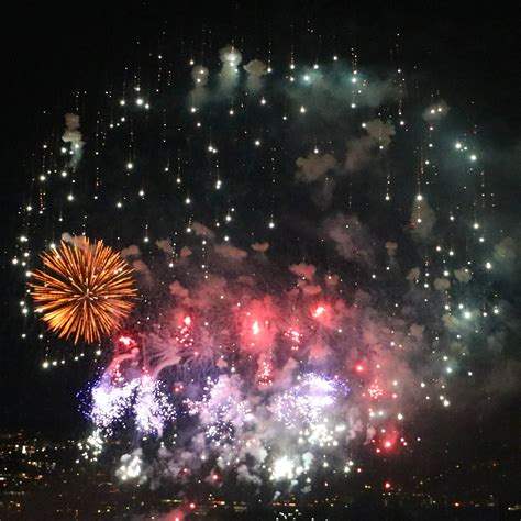 Fireworks on Lake Union : r/Seattle