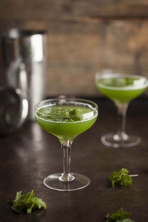 cucumber and gin martini recipe | Drizzle and Dip