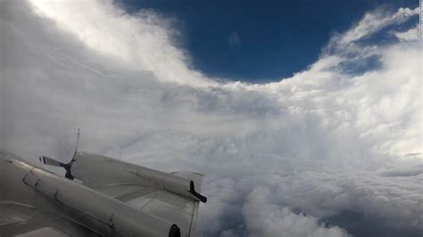 Inside The Eye Of A Hurricane From Above 1000 Feet Cnn