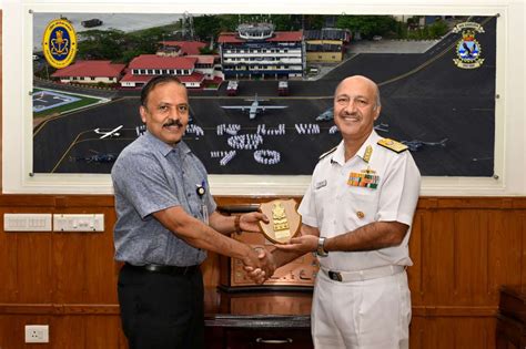 Isro Navy Join Hands For Gaganyaan Recovery Training Plan Asian News