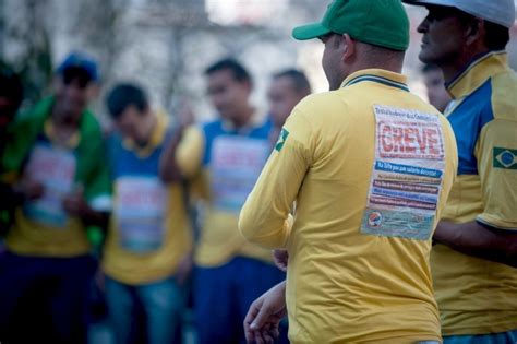 Funcion Rios Dos Correios Entram Em Greve Nesta Segunda Feira No Brasil