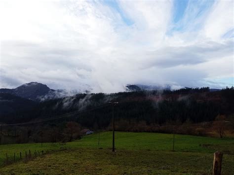 Vista Del Gorbea Gorbea Al Fondo Nevado Eitb Eus Flickr