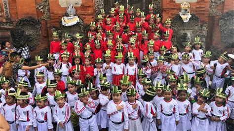 Gita Aurelia Marching Band Tk Negeri Pembina Klungkung Youtube