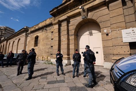 Palermo Emergenza Coronavirus Rivolta Al Carcere Dell Ucciardone La