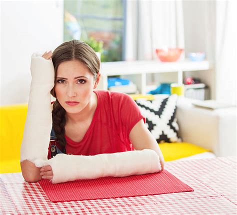 1100 Woman Broken Arm Stock Photos Pictures And Royalty Free Images