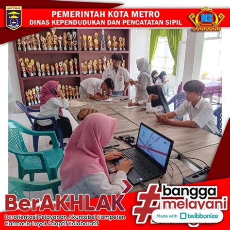 PEREKAMAN KTP EL KELILING DAN AKTIVASI IKD KE SMA KARTIKATAMA KOTA METRO