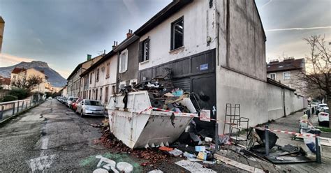 Is Re Grenoble Une Maison D Truite Par Les Flammes