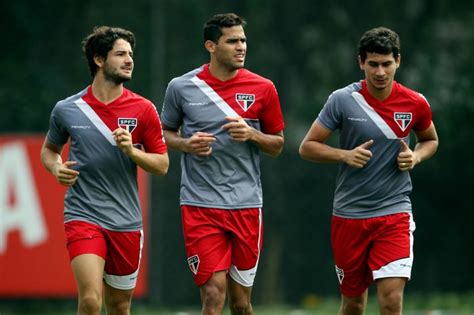 O São Paulo é elegante seu quarteto mágico formado por Kaká