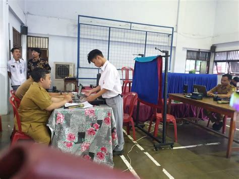 Jelang Pemilu 2024 Disdukcapil Kota Tangerang Gencar Goes To School