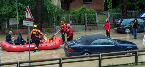 Devastadoras Imágenes De Las Inundaciones En Italia