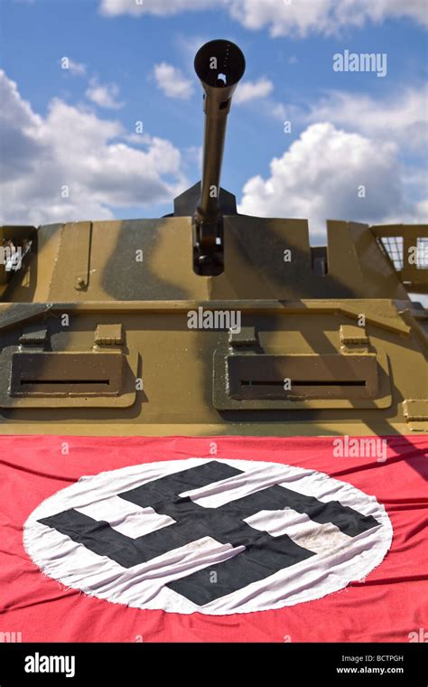 Swastika flag hi-res stock photography and images - Alamy