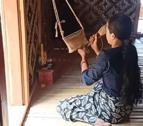 Potret Rumah Unik Suku Baduy Luar Yang Terbuat Dari Anyaman Bambu