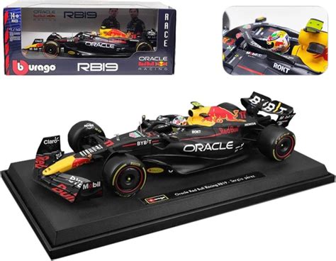 Bburago 1 18 Race Oracle Red Bull Racing RB19 2023 Con Conductor