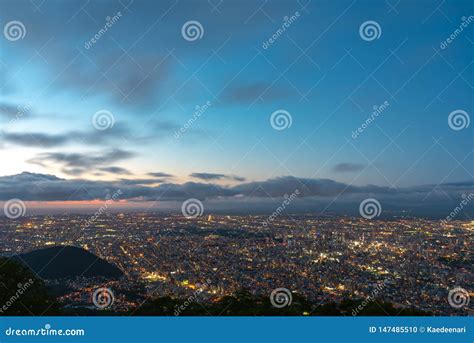 Opini N Del Paisaje Urbano De La Noche De La Ciudad De Sapporo Foto De