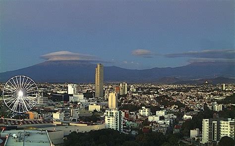 El Volc N Popocat Petl Amaneci Cubierto Por Una Nube Lenticular