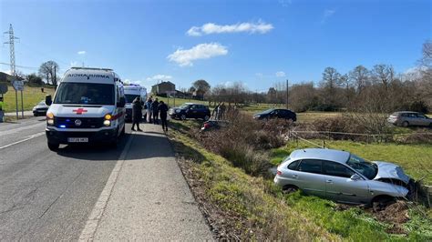 Tres Personas Resultan Heridas En Un Choque Frontolateral En La N 634