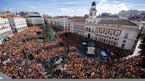 Cientos De Miles De Personas Acuden A Las Concentraciones Convocadas