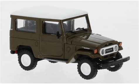 Coche Miniatura Toyota Land Cruiser Busch J Marron Blanco