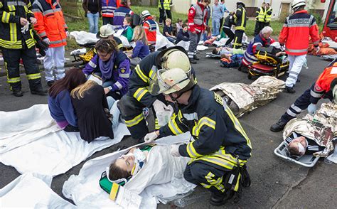 Feuerwehr Trier Mit St Ndiger Bung Zur Perfektion