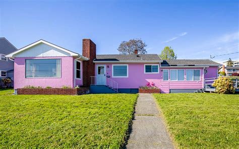 The Little Pink House - Whidbey and Camano Islands