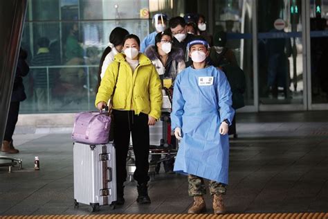 荷、葡跟進 陸客須檢附陰性證明 國際 荷、葡跟進 陸客須檢附陰性證明 青年日報