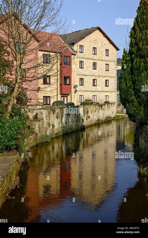 Mill House in Pickering town reflected in the still waters of Pickering Beck Stock Photo - Alamy