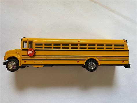 Toy International School Buses