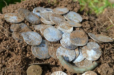 Amateur Detectorists Lhoard Of 600 Coins Is Declared Treasure