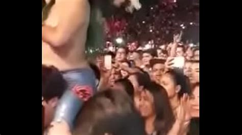 Muestra Las Tetas En Concierto Videos Xxx Porno Gratis