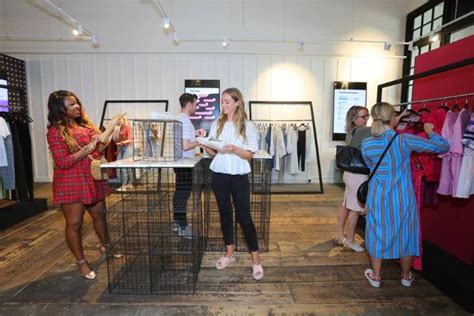 Trending Store is AI-powered and sells things popular on social media ...