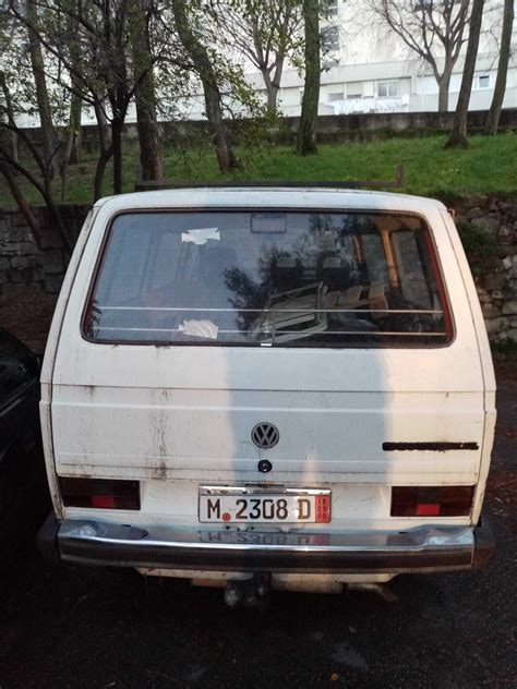 Slobodna Dalmacija Ovaj Kombi Vi E Od Godinu Dana Ne Mrda Iz