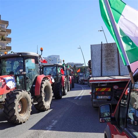 Protesta Agricoltori In Calabria Sbloccati Gli Ingressi Della Regione