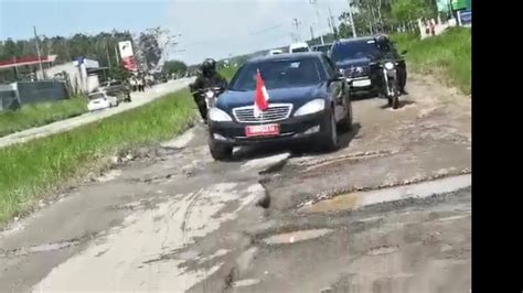 Sindiran Jokowi Soal Jalan Rusak Di Lampung Enak Mulus Sampai Tidur