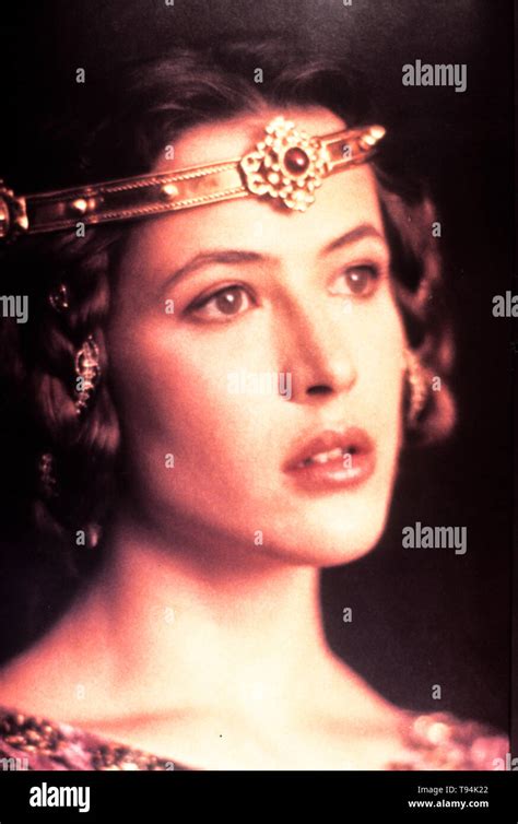 Sophie marceau braveheart hi-res stock photography and images - Alamy