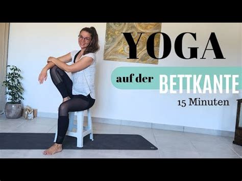 Sanft Und Achtsam In Den Tag Starten MorningYOGA Auf Der Bettkante