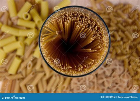 Torkad Spaghetti Pasta Top View Lagerbilder Arkivfoto Bild Av