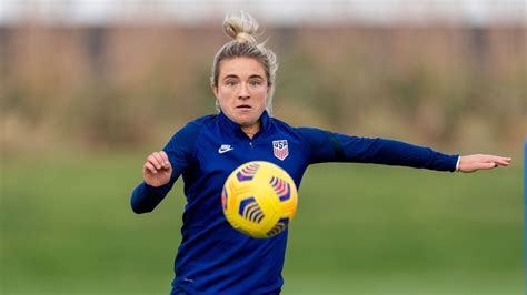 Uswnt Midfielder Kristie Mewis Makes The Most Of 2020 And Finds Her Way