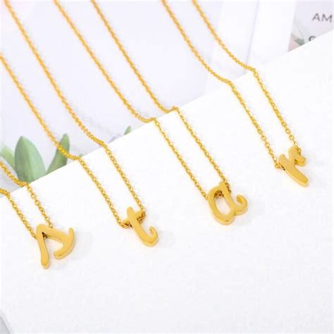 Collier Personnalis Lettre Initiale Minuscule Pour Femme Zymala