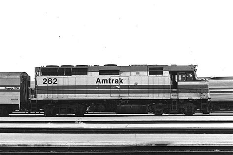 Amtrak F40PH locomotives - Trains