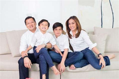 Karen Davila Bio: Family Life With Husband To Awards And Height