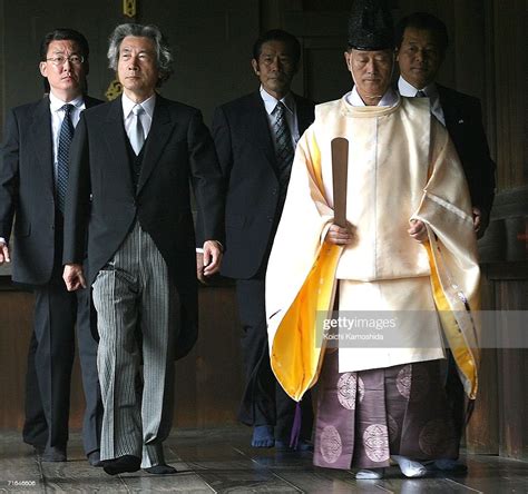 Japanese Prime Minister Junichiro Koizumi visits Yasukuni Shrine on ...