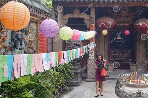 Shenzhen China Guess Riddles Written On Lanterns Festival Editorial