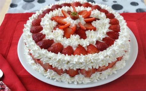 G Teau Aux Fraises Pour Un Dessert Danniversaire Plan Te Recettes