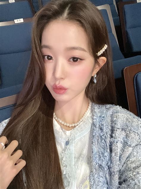 Ive Official On Twitter 📸 220325 Kbs 뮤직뱅크 완료 💓 원영 은행장이 오후 5시에 온다면 🕔