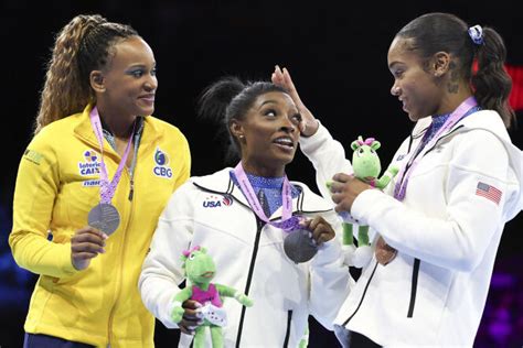 lAméricaine Simone Biles ajoute un 21e titre mondial à sa collection