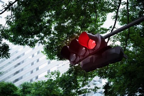 How Do Traffic Light Sensors Work? What You Need To Know